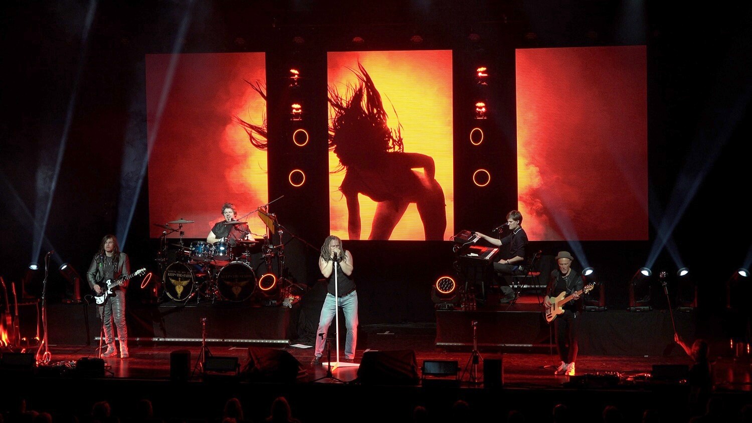 Totale der Bühne in Landau – Keep The Faith spielt Bon Jovi Klassiker ‚Bad Medicine‘ live